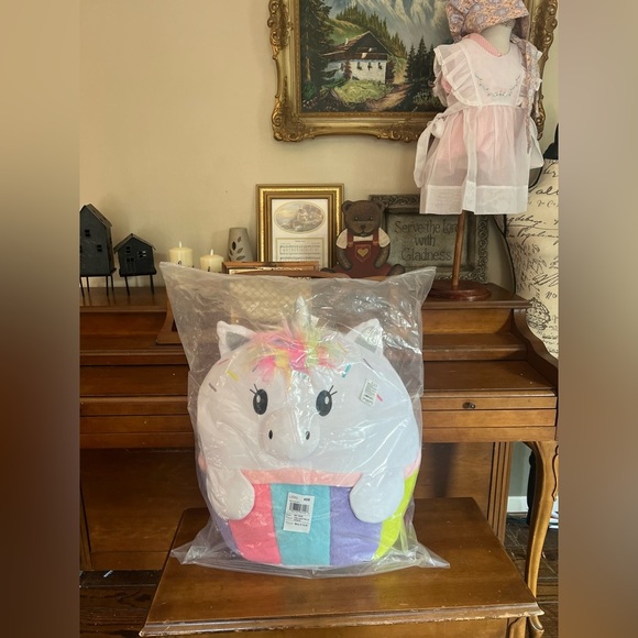 💜 Girls Large Unicorn Cupcake Pillow - Multi clr ‼️FINAL SALE - Picture 1 of 4